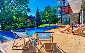 Apartament B23 Green Resort z Basenem, Sauną, Jacuzzi, Siłownią - 5D Apartments